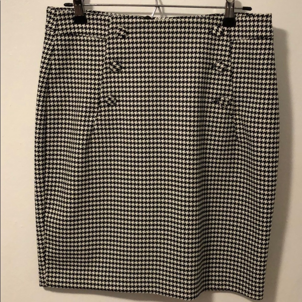 Over the knee houndstooth skirt